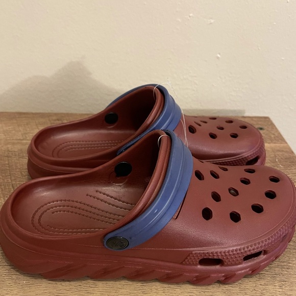 Not your crocs / unisex size 6 - Picture 3 of 4